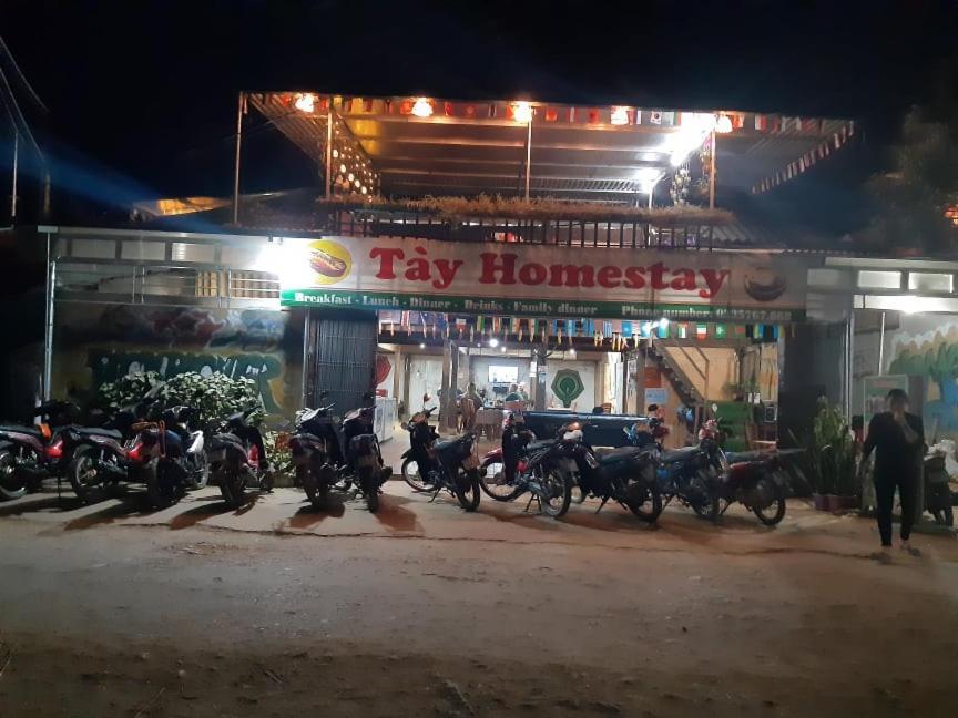 Du Gia - Tay Homestay Làng Cac Exterior foto